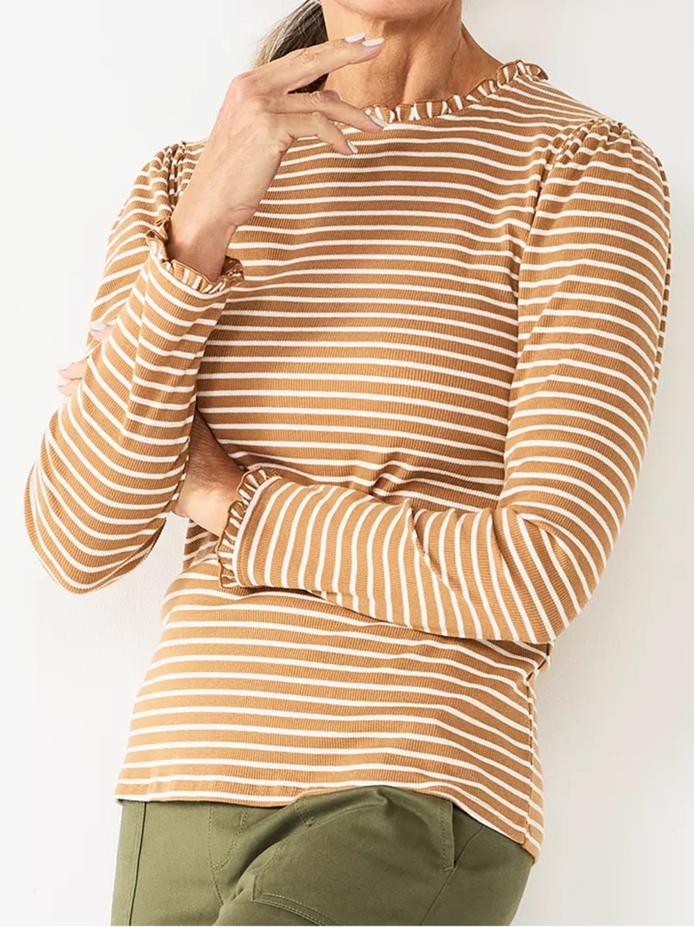 Croft & Barrow® Womens ruffled neck raglan top